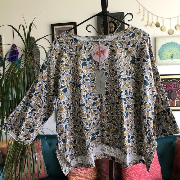 CHALET et ceci size S Blue Gray & Gold Mosaic Print Oversized Vivian Top NWT - Picture 1 of 5